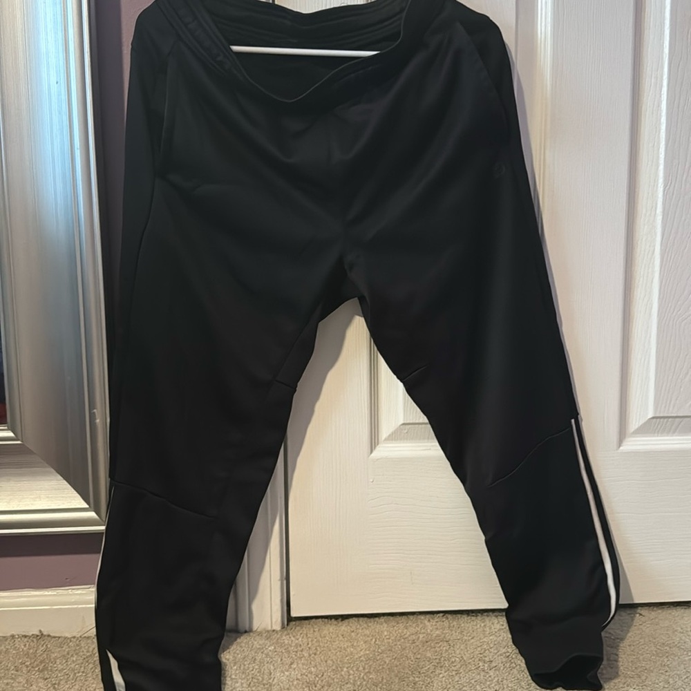 Men’s Medium Layer 8 Black Sweatpants